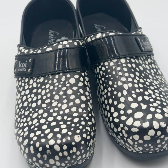 Koy by Sanita Black and White Polka Dot Clogs Comfort, Chic, Stylist, size 39. - Picture 8 of 9
